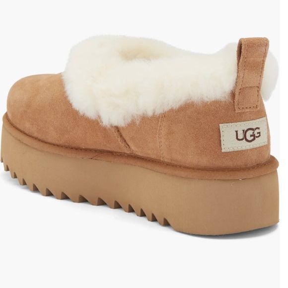 Nita Genuine Shearling Slipper (Women)
UGG® - Picture 2 of 4
